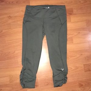 Olive green cropped leggings